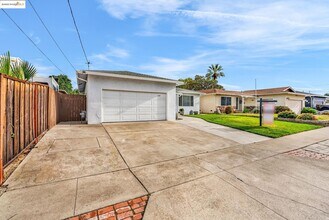 1209 Tulip Dr in Antioch, CA - Building Photo - Building Photo