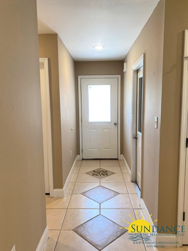 933 John Wayne Cir in Fort Walton Beach, FL - Building Photo - Building Photo