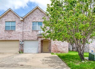 2316 Homewood Ln in Grand Prairie, TX - Building Photo - Building Photo