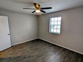 201 W Anderson Ave in Copperas Cove, TX - Foto de edificio - Building Photo