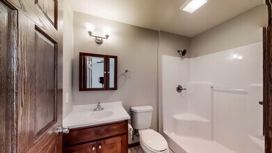 209 N Cypress St in Savannah, MO - Building Photo - Building Photo