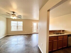 100 Sandstone Dr in Jarrell, TX - Building Photo - Building Photo