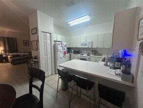 2590 NE 3rd Dr in Homestead, FL - Foto de edificio - Building Photo