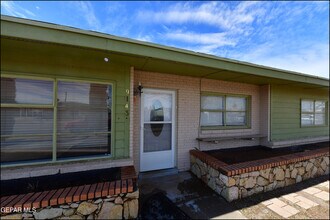 9143 Matterhorn Dr in El Paso, TX - Building Photo - Building Photo