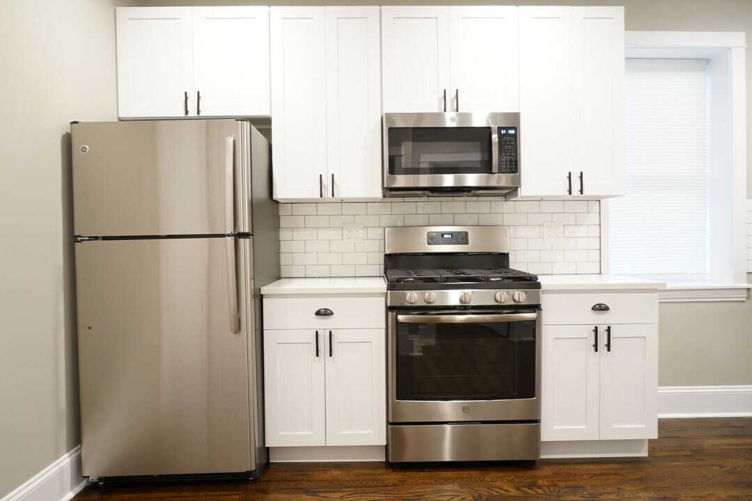 2848 W Barry Ave in Chicago, IL - Building Photo