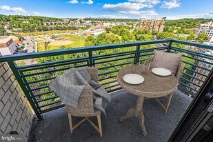 2720 S Arlington Mill Dr, Unit 1102 in Arlington, VA - Building Photo