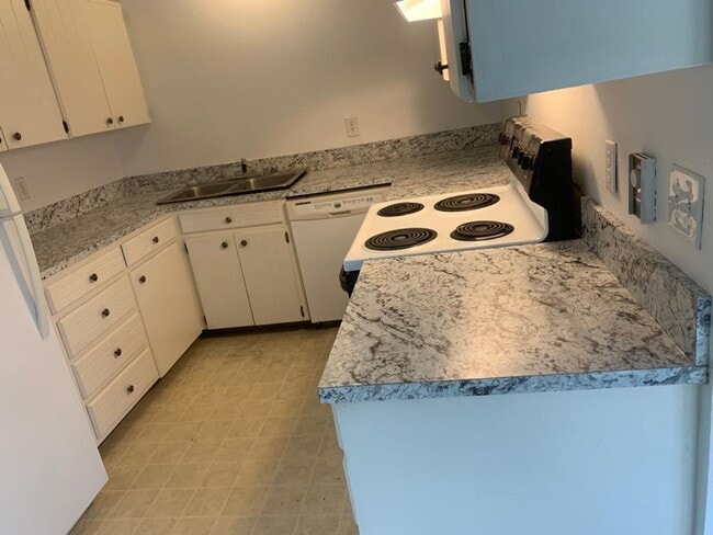 property at 318 N 5th St