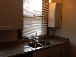 143 S Euclid Ave, Unit 1 in Pittsburgh, PA - Foto de edificio - Building Photo