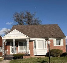 9054 Grandville Ave in Detroit, MI - Building Photo