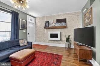 4315 Lauriston St in Philadelphia, PA - Building Photo - Building Photo