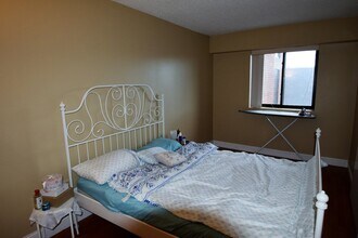 15 N Beacon St, Unit 611 in Boston, MA - Building Photo - Building Photo