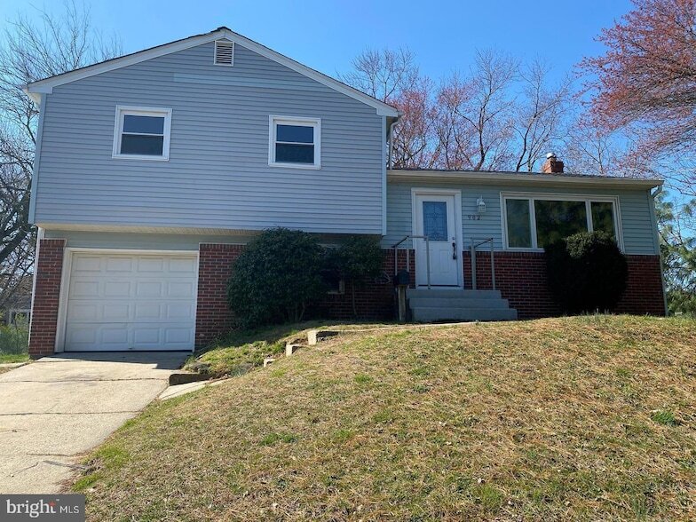 902 Woodlane Rd in Mount Holly, NJ - Building Photo