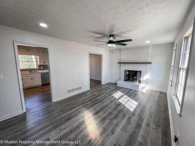 1330 Hillcrest Dr in Sugar Hill, GA - Building Photo - Building Photo