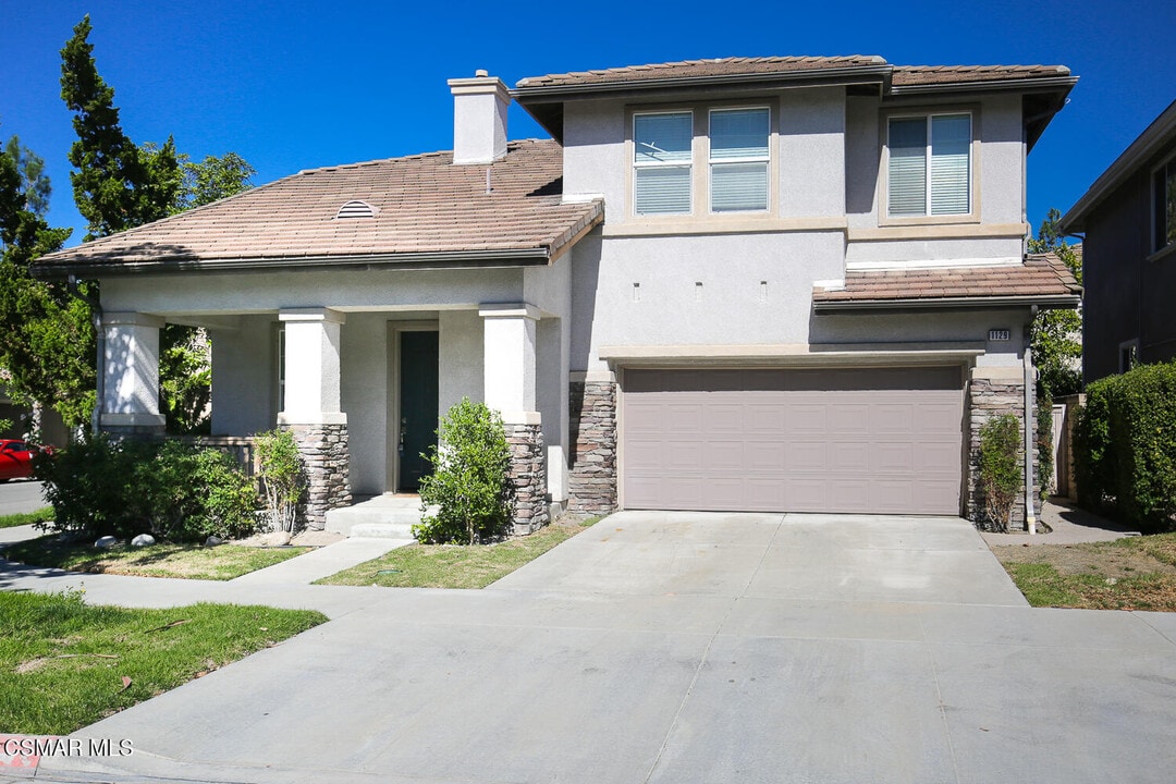 1129 Azalea Way in Simi Valley, CA - Building Photo