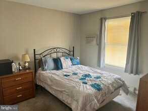 69 Hampshire Rd in Gloucester Township, NJ - Building Photo - Building Photo