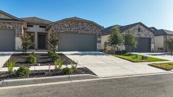 9306 Frio Lndg in Converse, TX - Building Photo