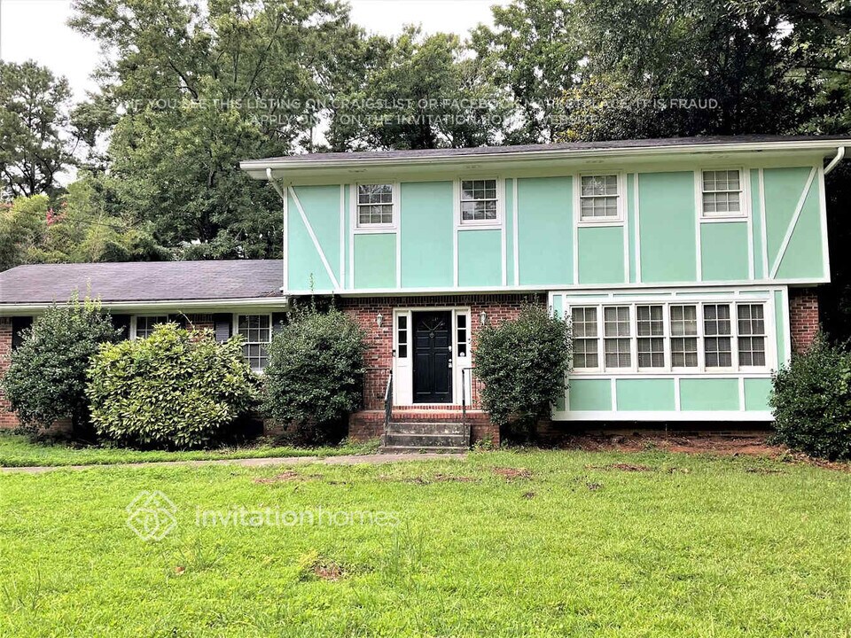 4906 Happy Hollow Rd in Atlanta, GA - Building Photo