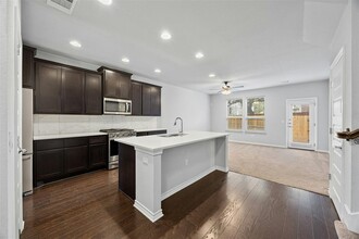 9004 Palmito Dr in Austin, TX - Building Photo - Building Photo
