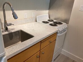 928 Peninsula Ave in San Mateo, CA - Building Photo - Building Photo