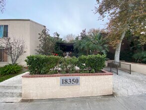18350 Hatteras St, Unit 181 in Tarzana, CA - Foto de edificio - Building Photo
