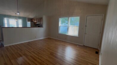 1016 Champion Dr, Unit 1016 in Frankfort, KY - Foto de edificio - Building Photo