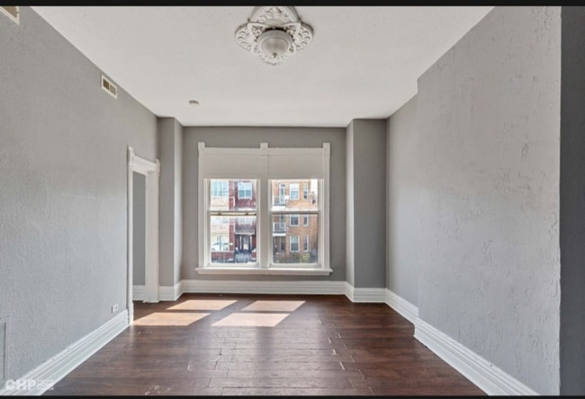 1124 S Sacramento Blvd in Chicago, IL - Building Photo - Building Photo