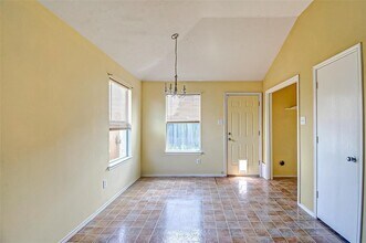 21206 Wortham Oaks Dr in Humble, TX - Foto de edificio - Building Photo