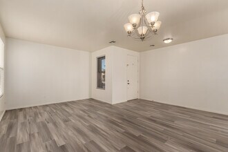 1927 W Fruit Tree Ln in San Tan Valley, AZ - Foto de edificio - Building Photo