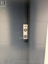75 James St S in Hamilton, ON - Building Photo