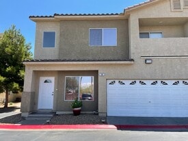 68 Brown Swallow Way in Henderson, NV - Building Photo