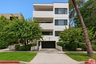 214 N Crescent Dr in Beverly Hills, CA - Building Photo