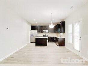 978 Lakemont Dr in Clayton, NC - Foto de edificio - Building Photo