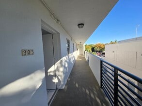 631 Jefferson Ave, Unit 303 in Miami Beach, FL - Foto de edificio - Building Photo