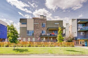 1921 Hooker St in Denver, CO - Building Photo