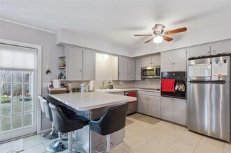 8318 Lullwater Dr in Dallas, TX - Building Photo - Building Photo