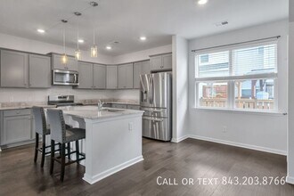 237 Oak View Way in Summerville, SC - Building Photo - Building Photo