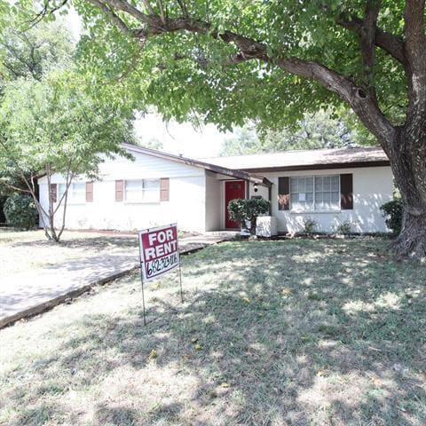 property at 3629 Venice Dr