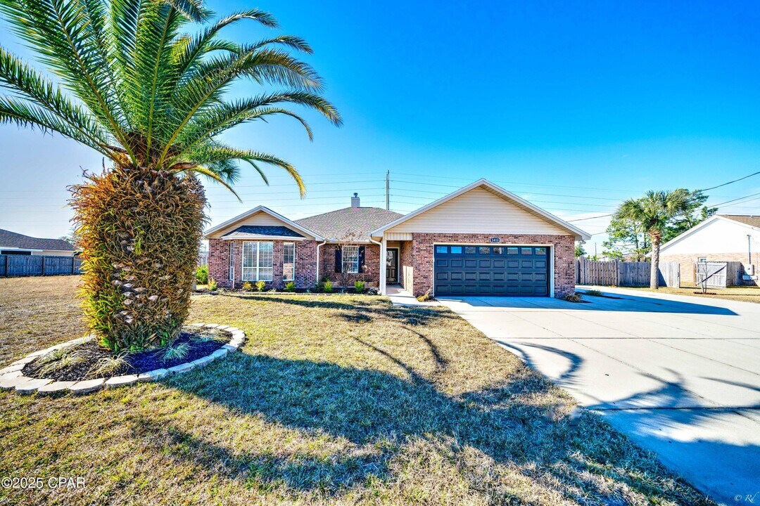 1410 Maryland Ave in Lynn Haven, FL - Building Photo