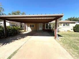 3004 43rd St in Lubbock, TX - Building Photo