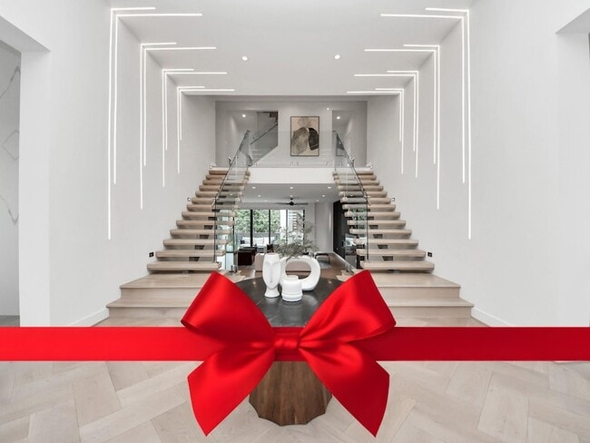 property at 5327 S Braeswood Blvd