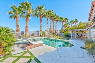 9160 November Breeze St in Las Vegas, NV - Building Photo - Building Photo