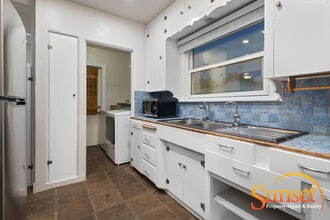 4926 Del Monte Ave in San Diego, CA - Building Photo - Building Photo