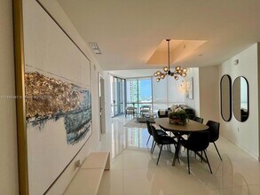 851 NE 1st Ave, Unit 2309 in Miami, FL - Building Photo - Building Photo