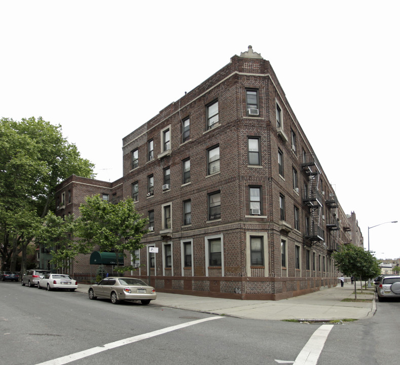 635 E 21st St in Brooklyn, NY - Building Photo