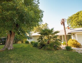 60 Vivian Dr in Pleasant Hill, CA - Building Photo - Building Photo
