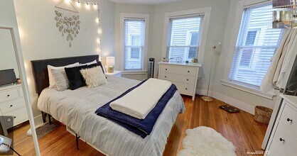 103 Marion St, Unit 1 in Somerville, MA - Building Photo - Building Photo