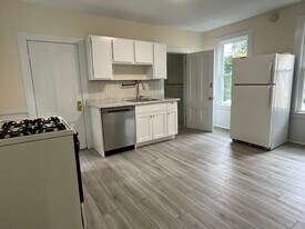 286 Albion St, Unit #2 in Wakefield, MA - Building Photo