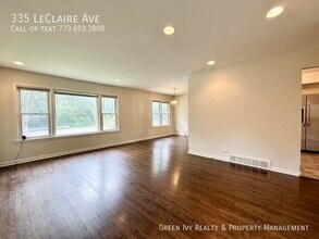 335 Leclaire Ave in Wilmette, IL - Building Photo - Building Photo