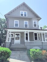 93 Broad St in Norwich, CT - Building Photo