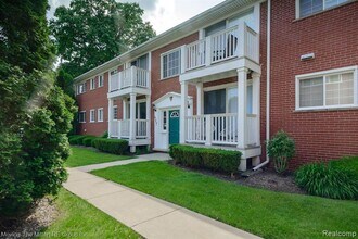 487 N Eton St in Birmingham, MI - Building Photo - Building Photo